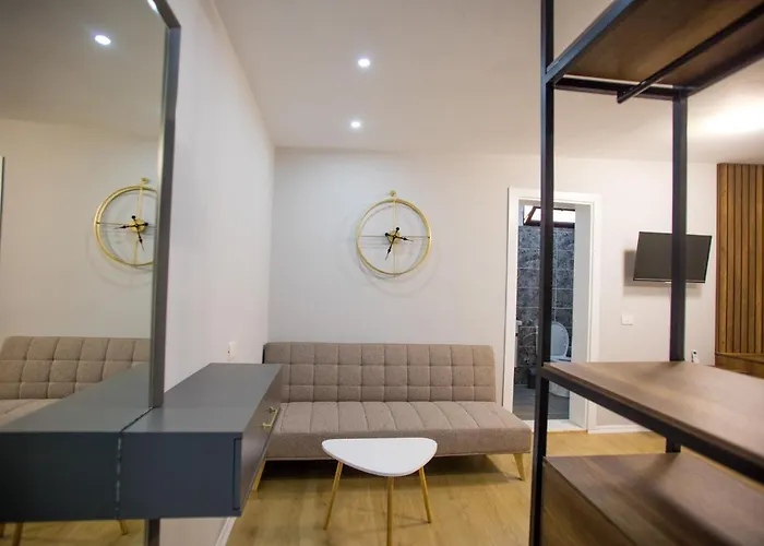 Blloku 4br Duplex W Bbq Terrace - アパート ティラナ