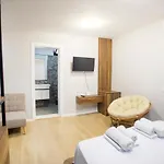 Blloku 4br Duplex W Bbq Terrace - Tirana
