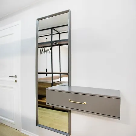 Apartamento 4br Penthouse & Bbq Terrace At Blloku *