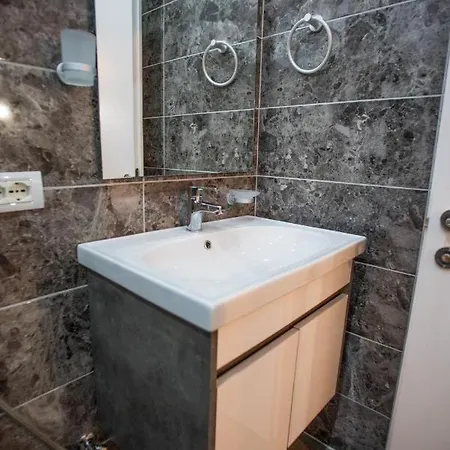 4br Penthouse & Bbq Terrace At Blloku Apartamento Tirana