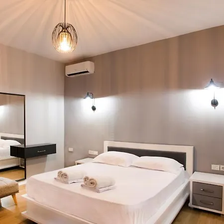 4br Penthouse & Bbq Terrace At Blloku Apartamento