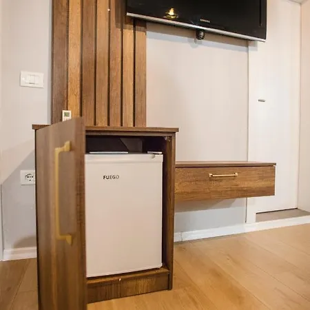 4br Penthouse & Bbq Terrace At Blloku Apartamento Tirana