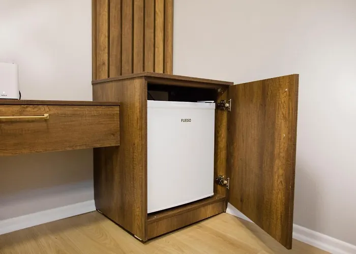 アパート 4br Penthouse & Bbq Terrace At Blloku ティラナ