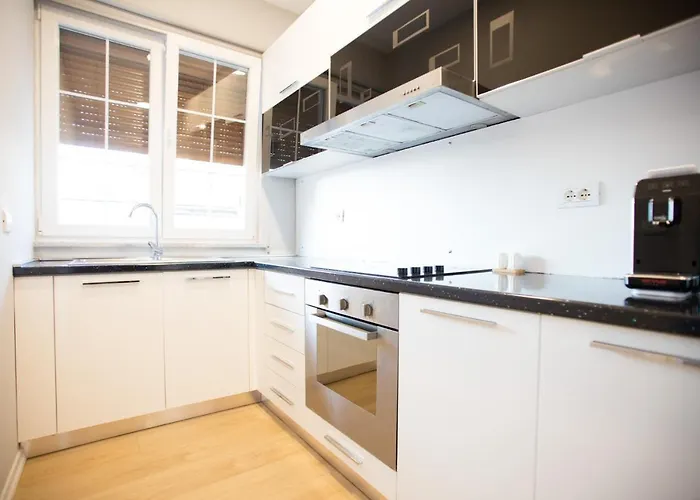 4br Penthouse & Bbq Terrace At Blloku ティラナ