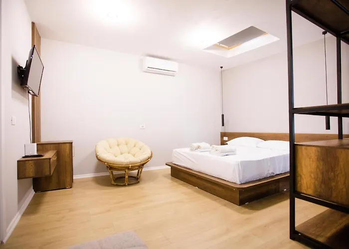 Blloku 4br Duplex W Bbq Terrace - Διαμέρισμα Τίρανα