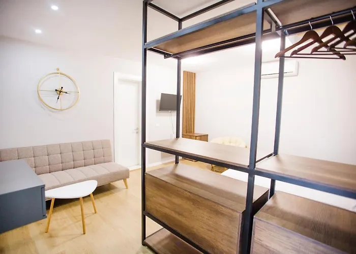 Blloku 4br Duplex W Bbq Terrace - Διαμέρισμα Τίρανα