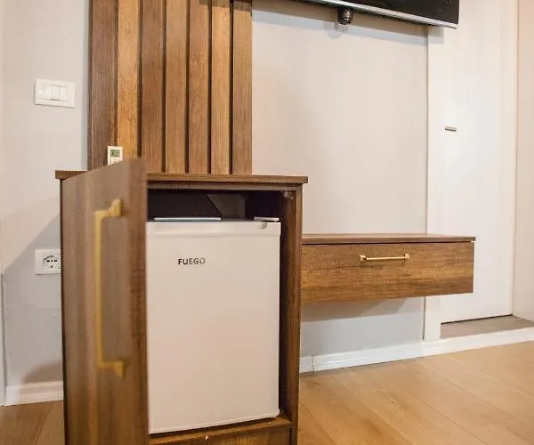 Blloku 4br Duplex W Bbq Terrace - Διαμέρισμα Τίρανα