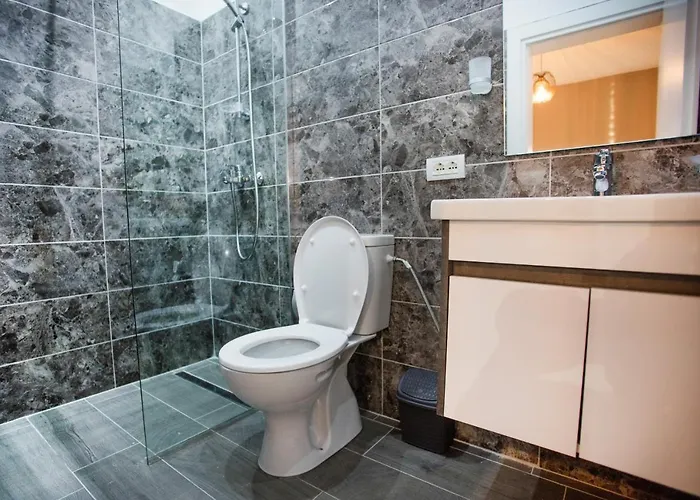 Διαμέρισμα Blloku 4br Duplex W Bbq Terrace -