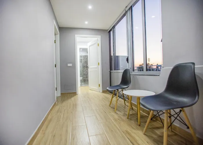 アパート 4br Penthouse & Bbq Terrace At Blloku ティラナ