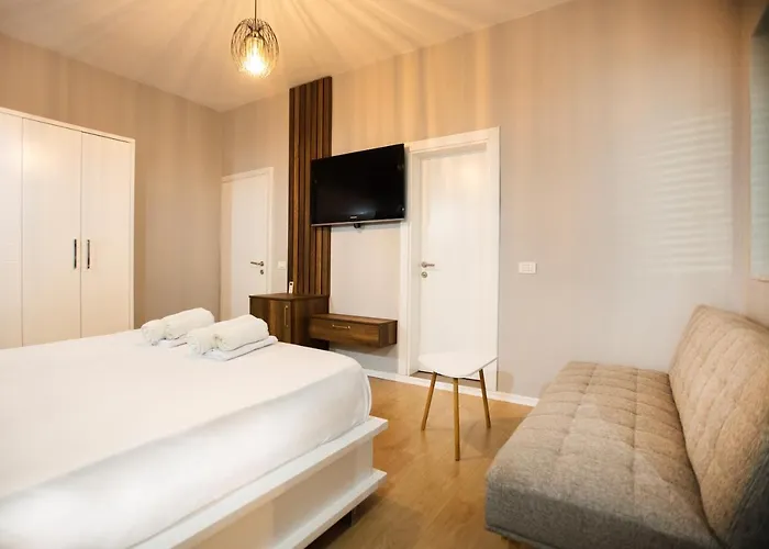 アパート 4br Penthouse & Bbq Terrace At Blloku ティラナ