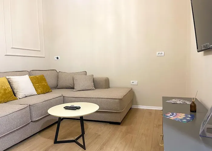 アパート 4br Penthouse & Bbq Terrace At Blloku *